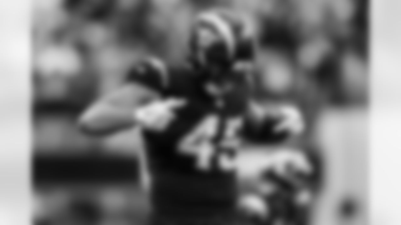 Take a look back at the best photos of Tuli Tuipulotu's 2025 campaign.