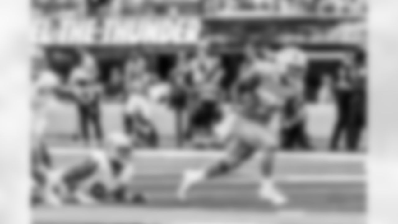 The Los Angeles Chargers play the Las Vegas Raiders on Thursday, September 5, 2024 at SoFi Stadium in Inglewood, CA.
[FINAL SCORE: LAC 22 - LV 10]