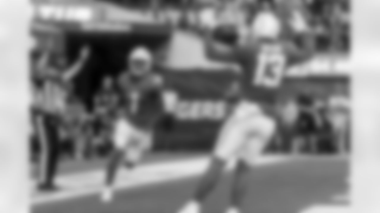 The Los Angeles Chargers play the Detroit Lions on Sunday, November 12, 2023 at SoFi Stadium in Inglewood, CA.
[FINAL SCORE: DET 41 - LAC 38]