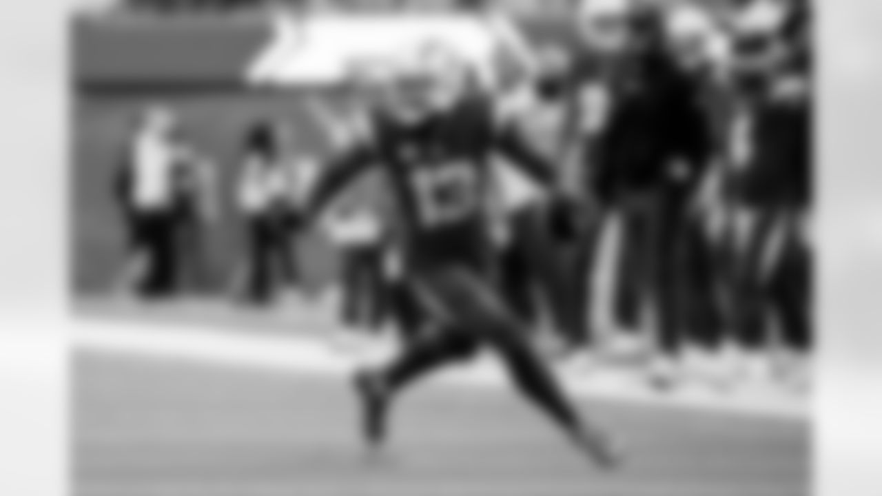 The Los Angeles Chargers play the Tennessee Titans on Sunday, December 18, 2022 at SoFi Stadium in Inglewood, CA.
[FINAL SCORE: LAC 17 - TEN 14]