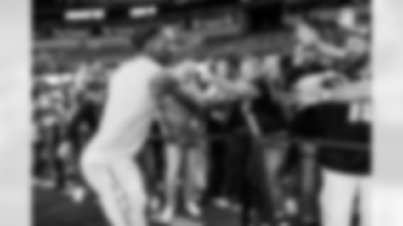 The Los Angeles Chargers play the Pittsburgh Steelers on Sunday, November 9, 2025 at SoFi Stadium in Inglewood, CA.
[FINAL SCORE: LAC 25 - PIT 10]