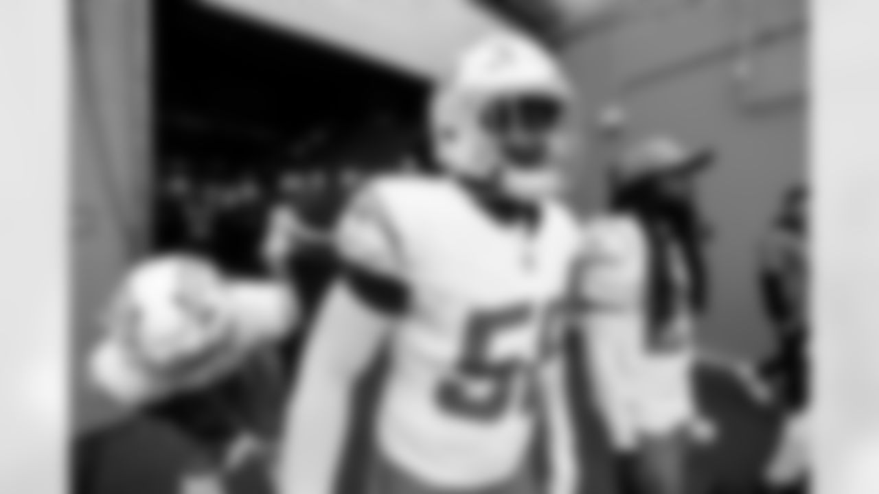 Check out the best shots from the Chargers Week 9 matchup against the Titans!