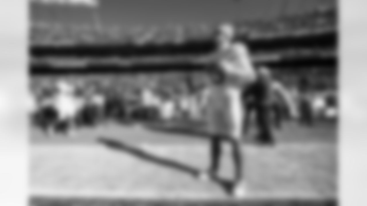 WR Ladd McConkey (15)