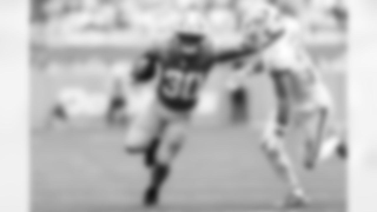 RB Kimani Vidal (30)