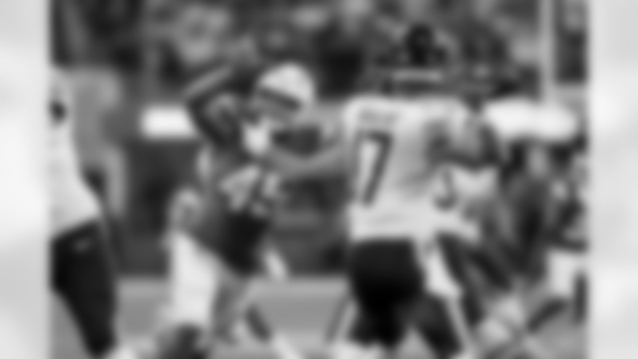 The Los Angeles Chargers play the Chicago Bears on Sunday, October 29, 2023 at SoFi Stadium in Inglewood, CA.
[FINAL SCORE: LAC 30 - CHI 13]