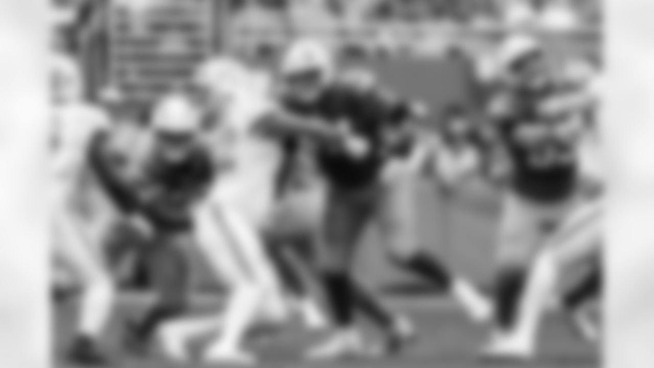 OL Austin Deculus (74)