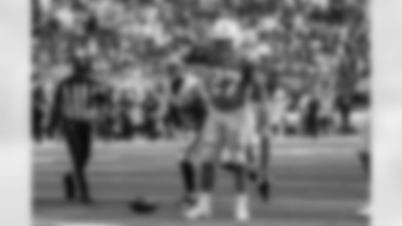 The Los Angeles Chargers play the Las Vegas Raiders on Sunday, September 8, 2024 at SoFi Stadium in Inglewood, CA.
[FINAL SCORE: LAC 22 - LV 10]