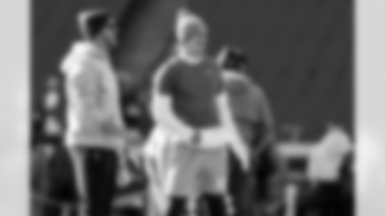 QB Justin Herbert (10)