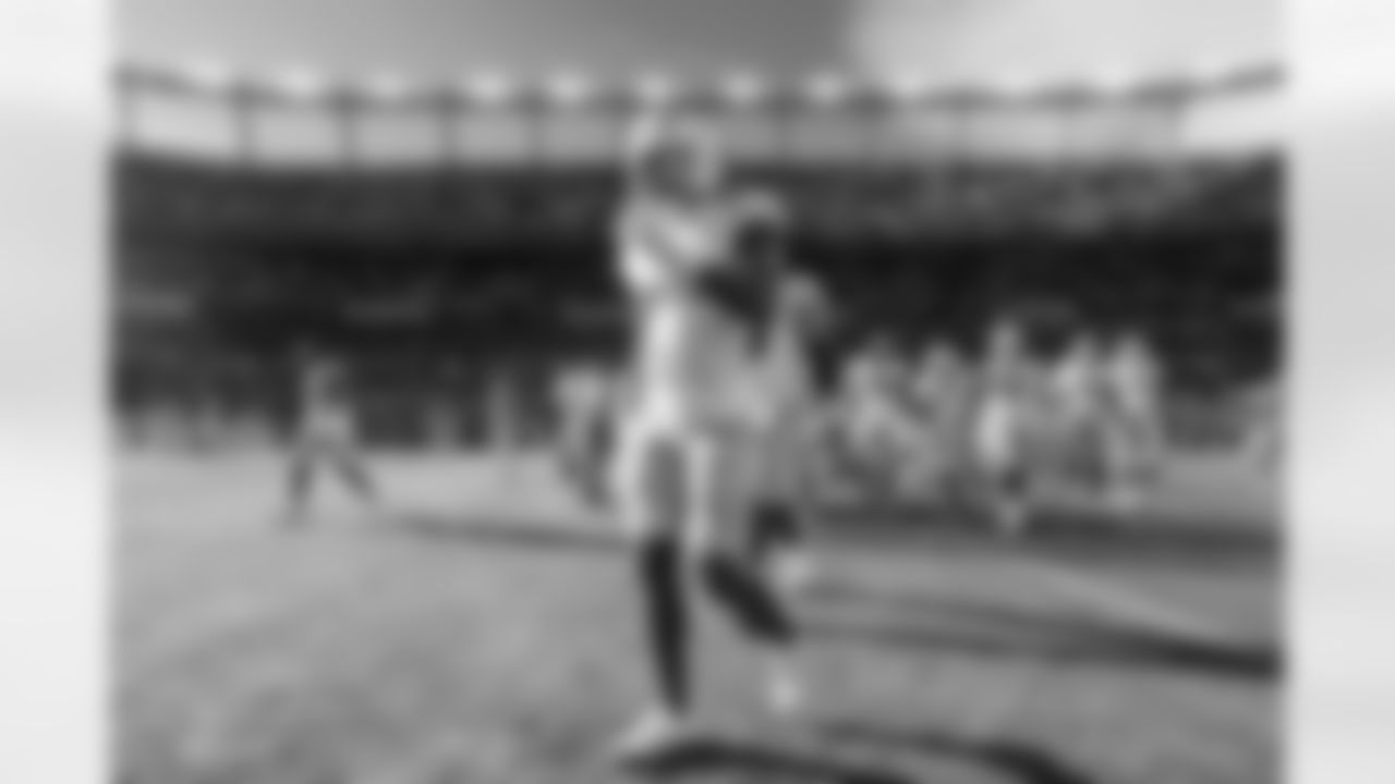 Check out the best shots from the Chargers Week 18 matchup against the Broncos!