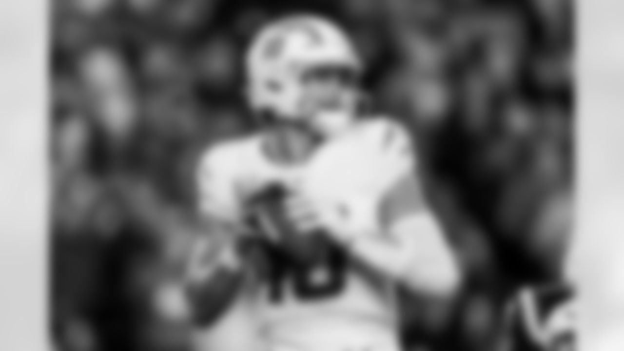 Take a look back at the best photos of Justin Herbert's 2025 campaign.