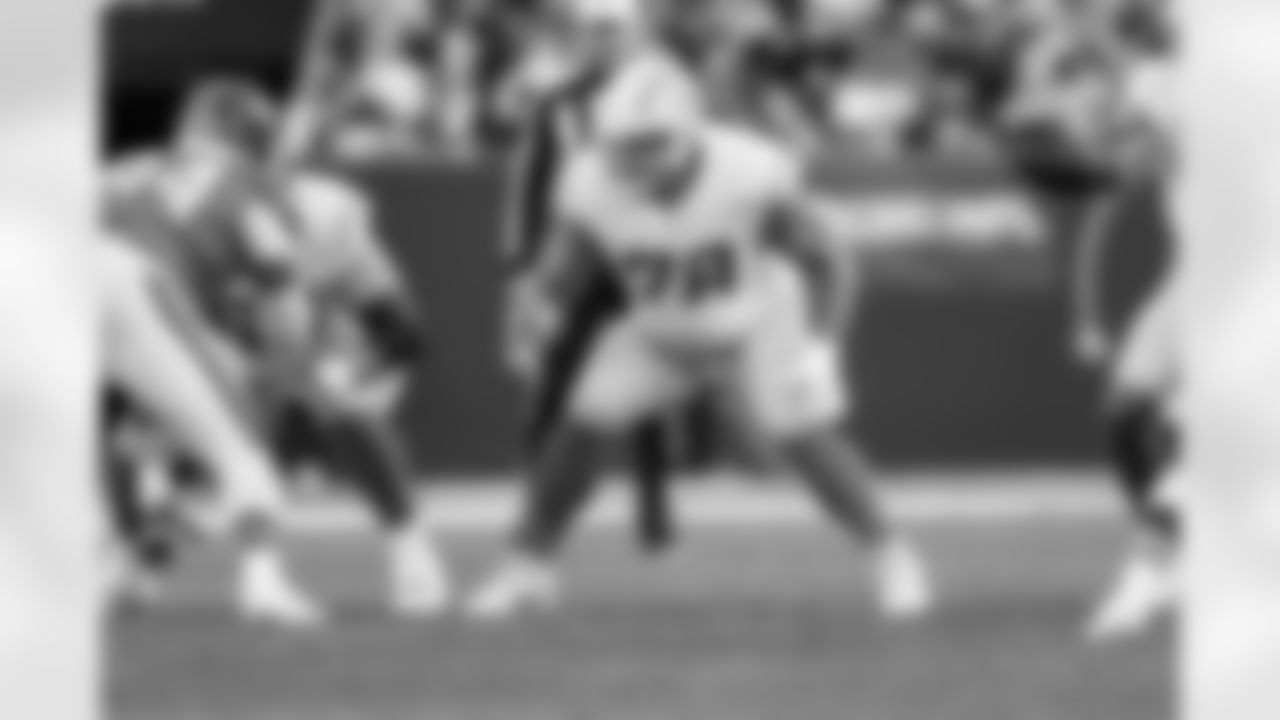 Take a look at the best photos of Chargers 2026 free agent Andre James