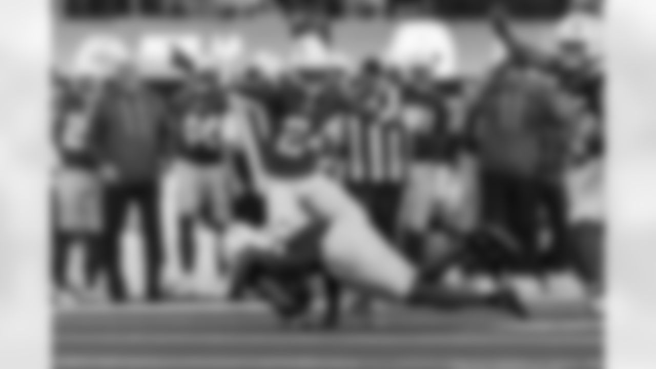 Take a look at the best photos of Chargers 2026 free agent Del'Shawn Phillips