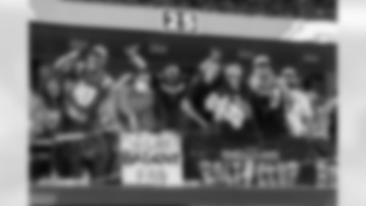 The Los Angeles Chargers play the Chicago Bears on Sunday, October 29, 2023 at SoFi Stadium in Inglewood, CA.
[FINAL SCORE: LAC 30 - CHI 13]