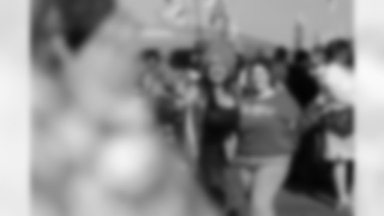 The Los Angeles Chargers play the Tampa Bay Buccaneers on Sunday, December 15, 2024 at SoFi Stadium in Inglewood, CA.
[FINAL SCORE: TB 40 - LAC 17]