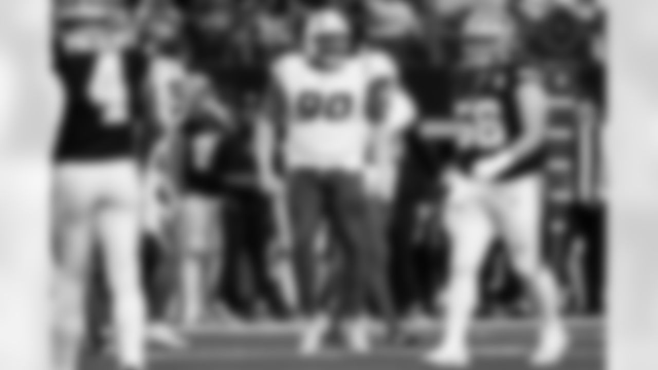 The Los Angeles Chargers agreed to terms on a multi-year contract extension with defensive lineman Teair Tart