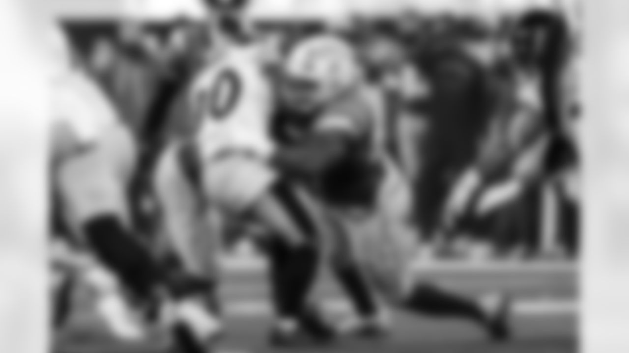 DL Da'Shawn Hand (91)