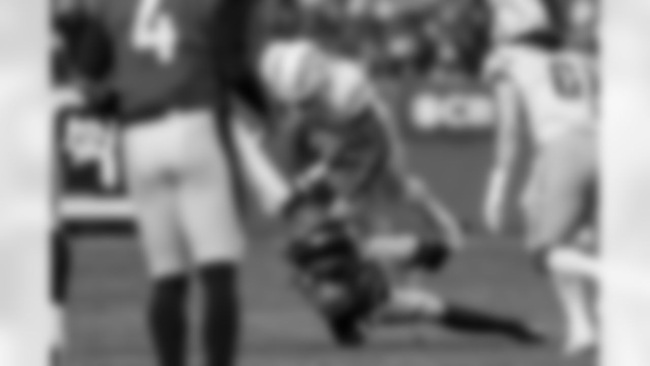 The Los Angeles Chargers play the Denver Broncos on Sunday, December 31, 2023 at Empower Field at Mile High in Denver, CO.
[FINAL SCORE: DEN 16 - LAC 9]