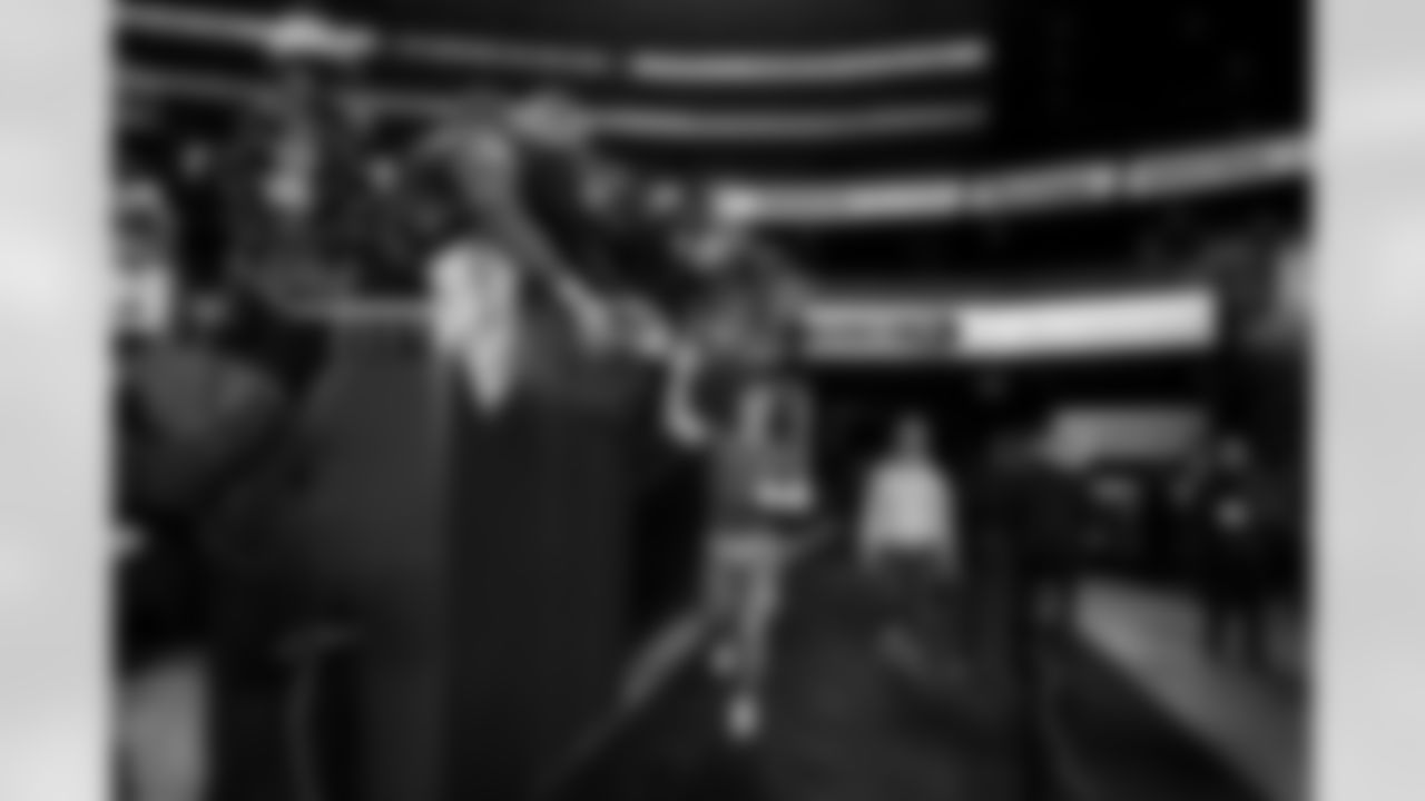 QB Justin Herbert (10)