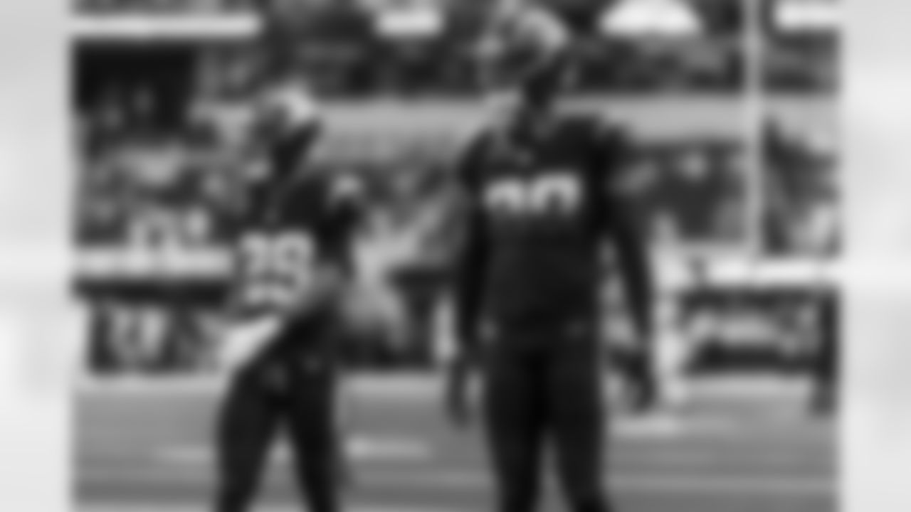 Check out the best shots from the Chargers Week 8 matchup against the Vikings!
