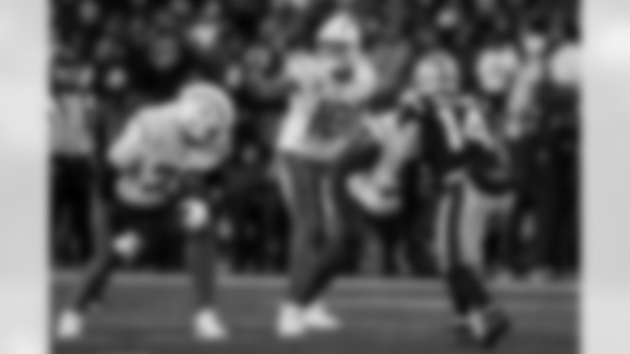 Take a look back at the best photos of Justin Herbert's 2025 campaign.