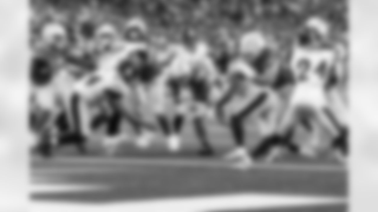 Check out the best shots from the Chargers Week 10 matchup against the Steelers!