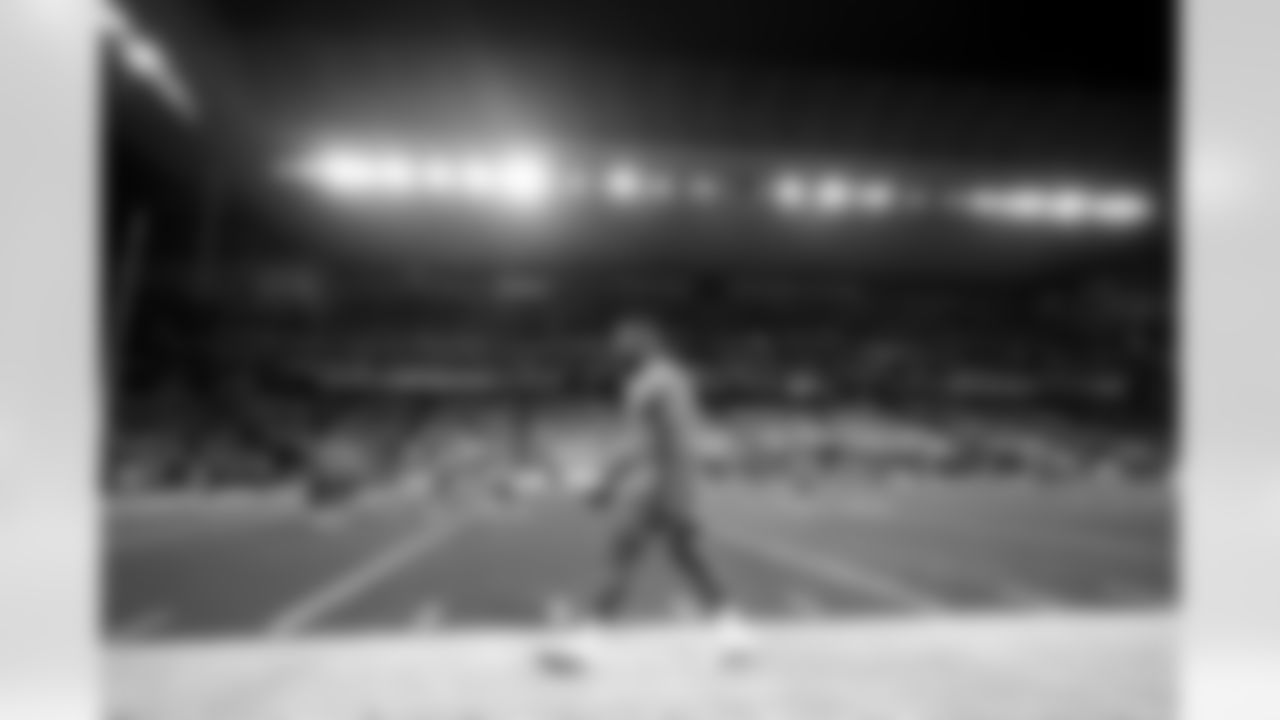 DL Da'Shawn Hand (91)