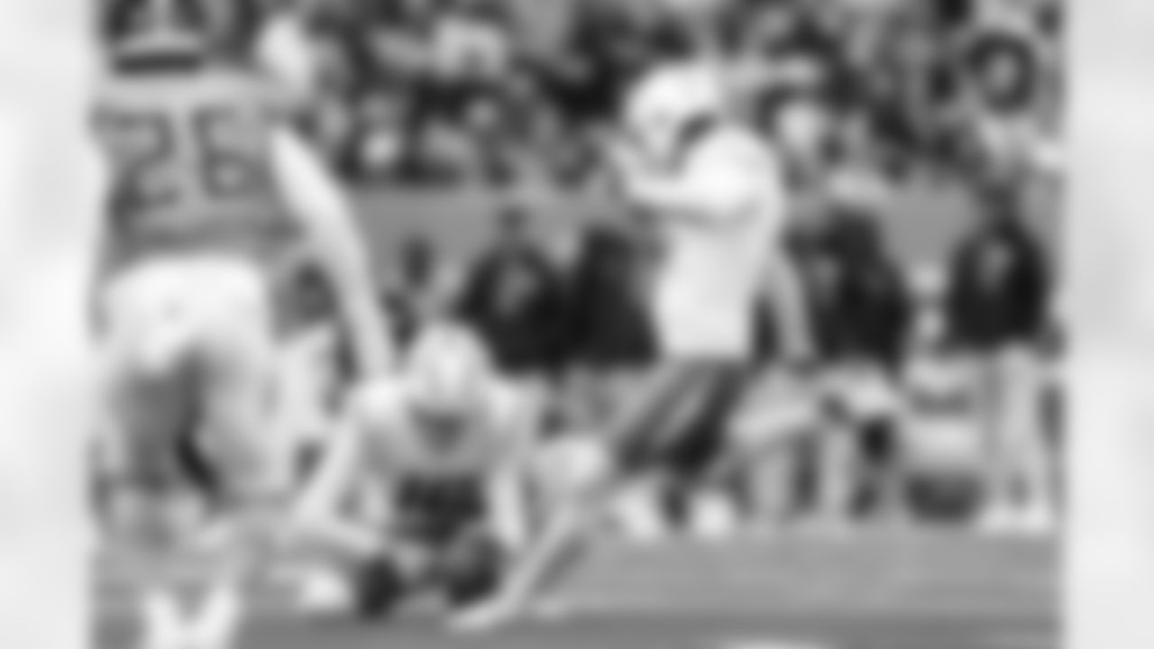 K Cameron Dicker (11) and P JK Scott (16)