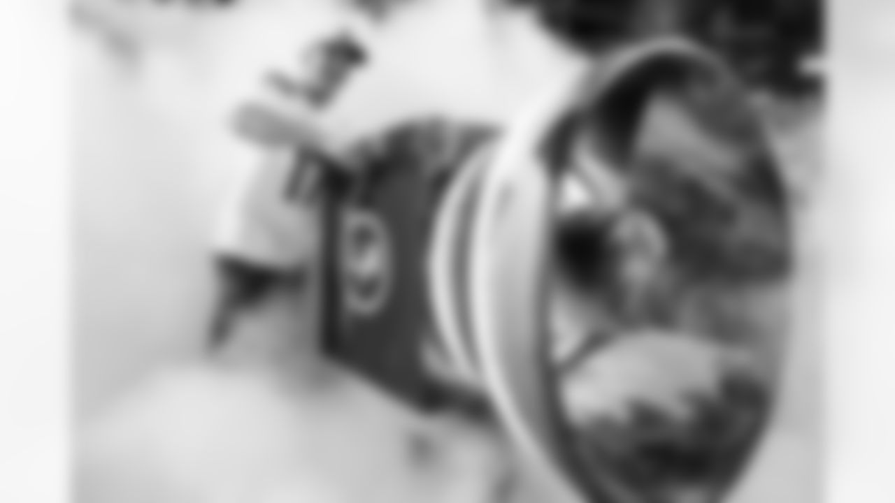 Check out the best shots from the Chargers Week 10 matchup against the Steelers!