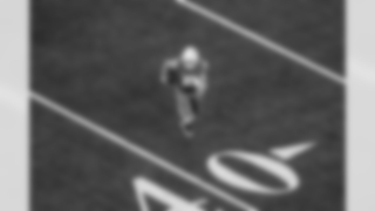 QB Justin Herbert (10)