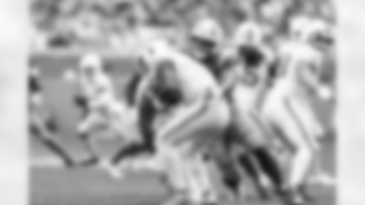 OLB Tuli Tuipulotu (45)