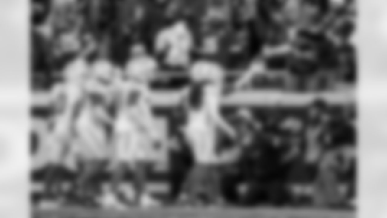 Check out the best shots from the Chargers Week 15 matchup against the Chiefs!