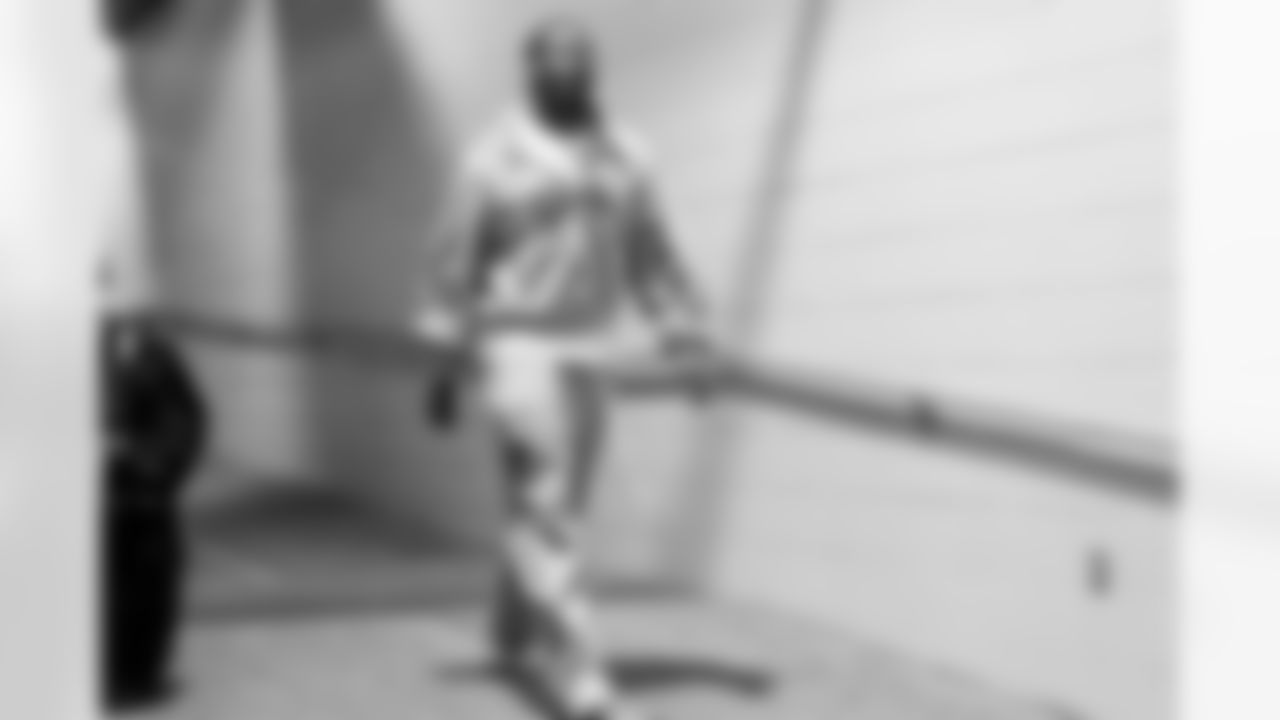 Check out the best shots from the Chargers Week 9 matchup against the Titans!