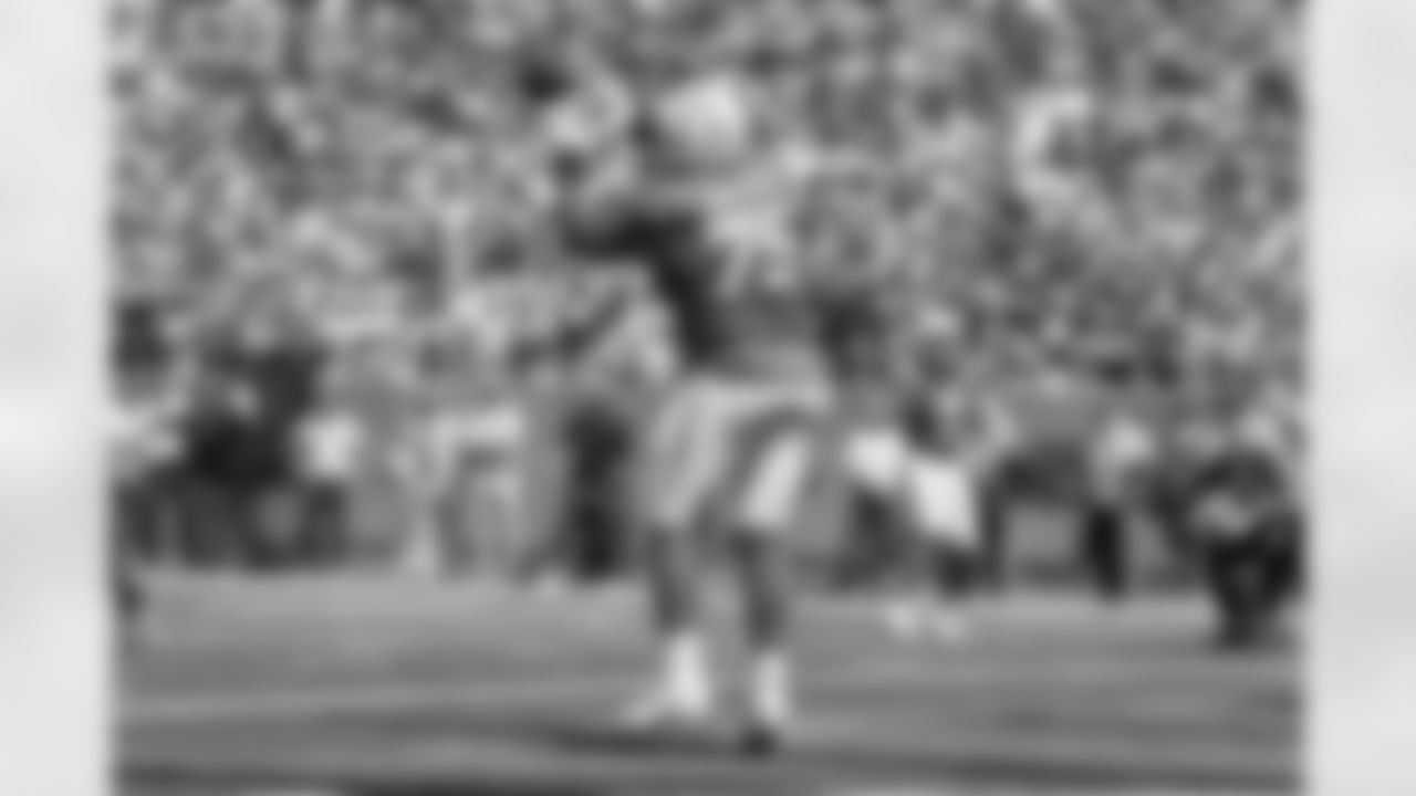 The Los Angeles Chargers play the Tennessee Titans on Sunday, September 17, 2023 at Nissan Stadium in Nashville, TN.
[FINAL SCORE: TEN 27 - LAC 24]