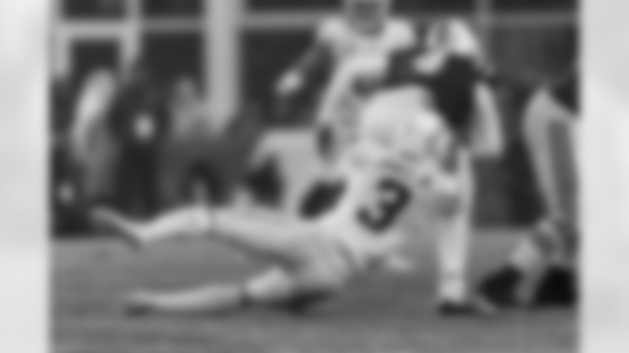 The Los Angeles Chargers play the New England Patriots on Sunday, December 3, 2023 at Gillette Stadium in Foxborough, MA.
[FINAL SCORE: LAC 6 - NE 0]