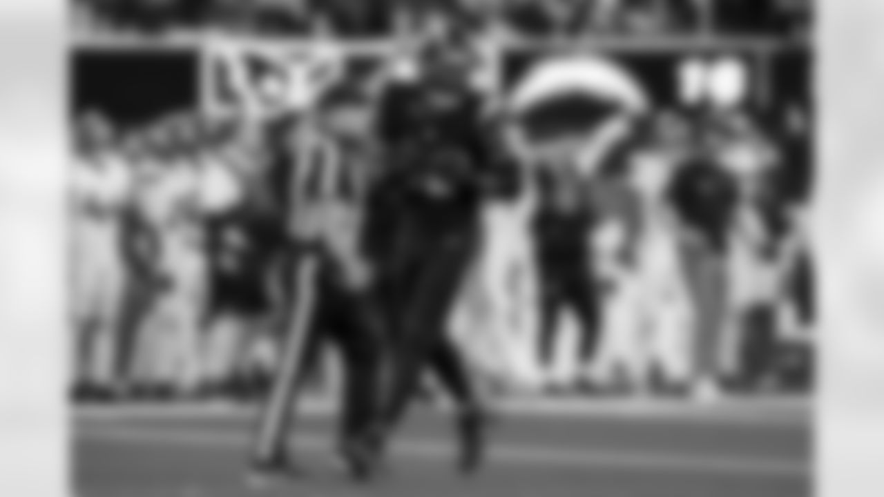 Check out the best shots from the Chargers Week 17 matchup against the Texans!