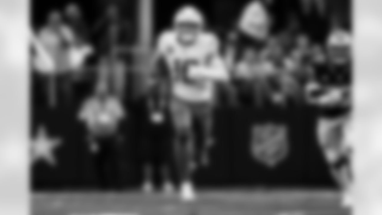 Chargers QB Justin Herbert (#10) in action during their Pro Bowl season.