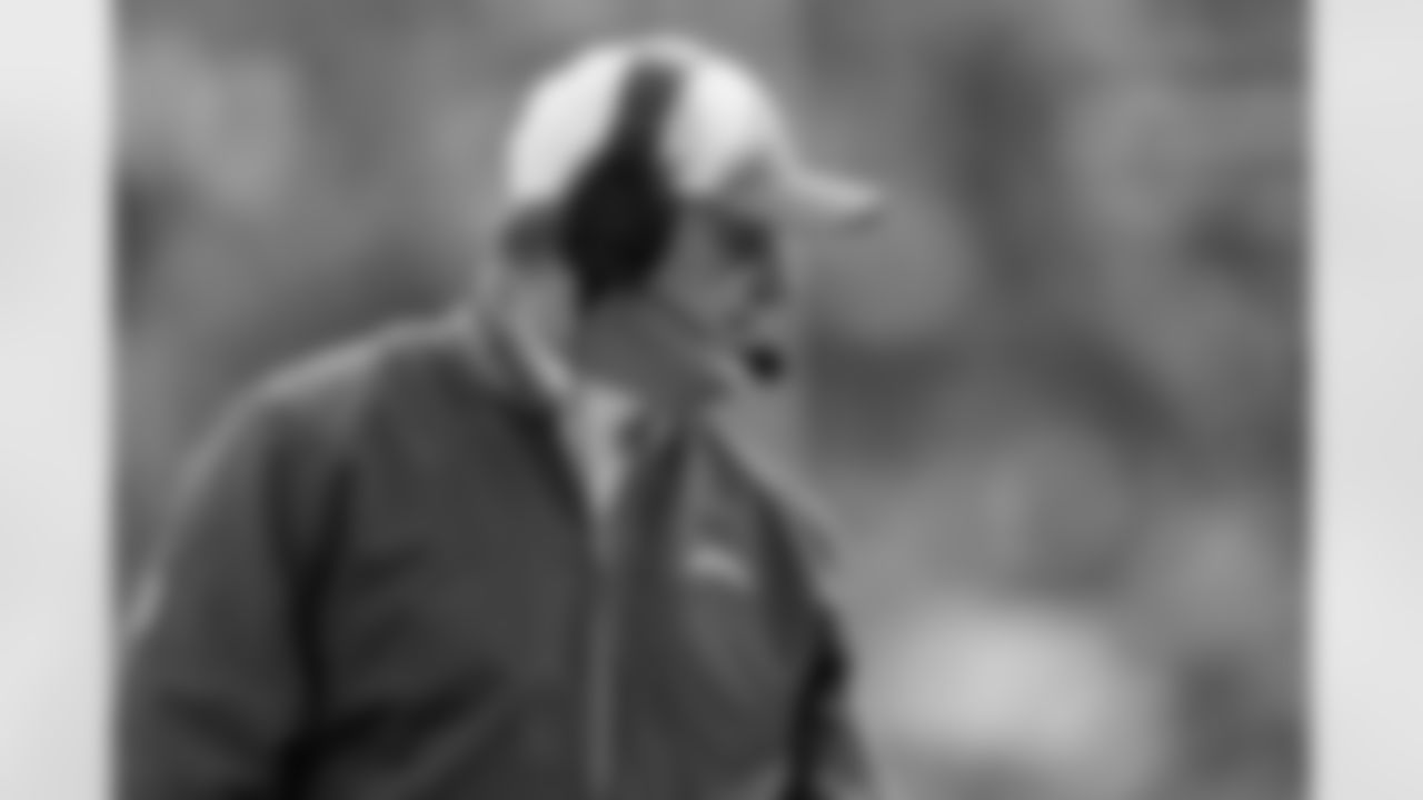 The Los Angeles Chargers play the Denver Broncos on Sunday, December 31, 2023 at Empower Field at Mile High in Denver, CO.
[FINAL SCORE: DEN 16 - LAC 9]