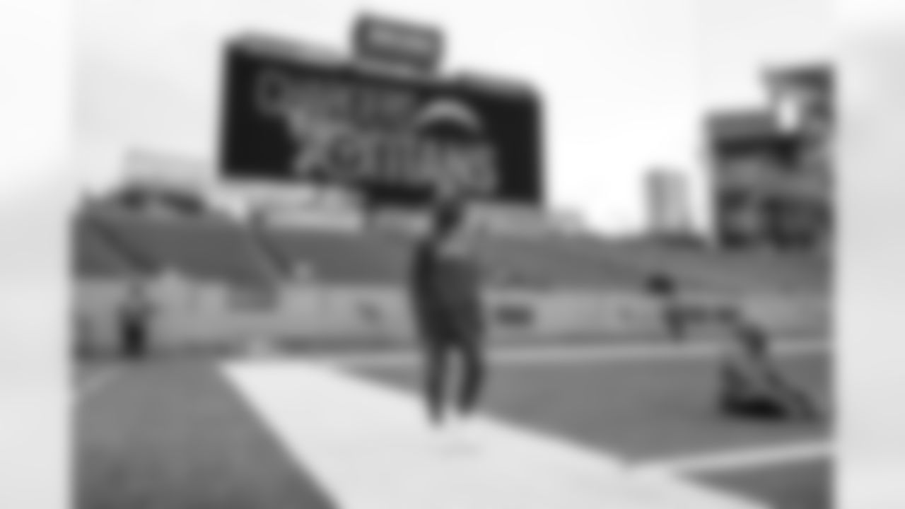 CB Donte Jackson (26)