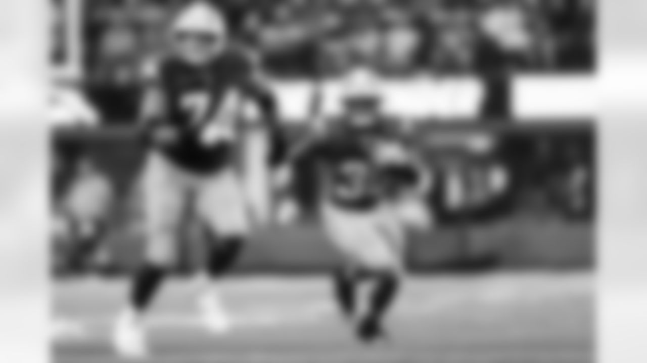 RB Kimani Vidal (30)