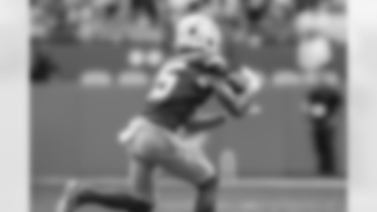 Check out the best shots from the Chargers Week 6 matchup against the Dolphins!