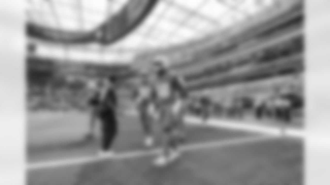 DL Justin Eboigbe (92) and OLB Bud Dupree (48)