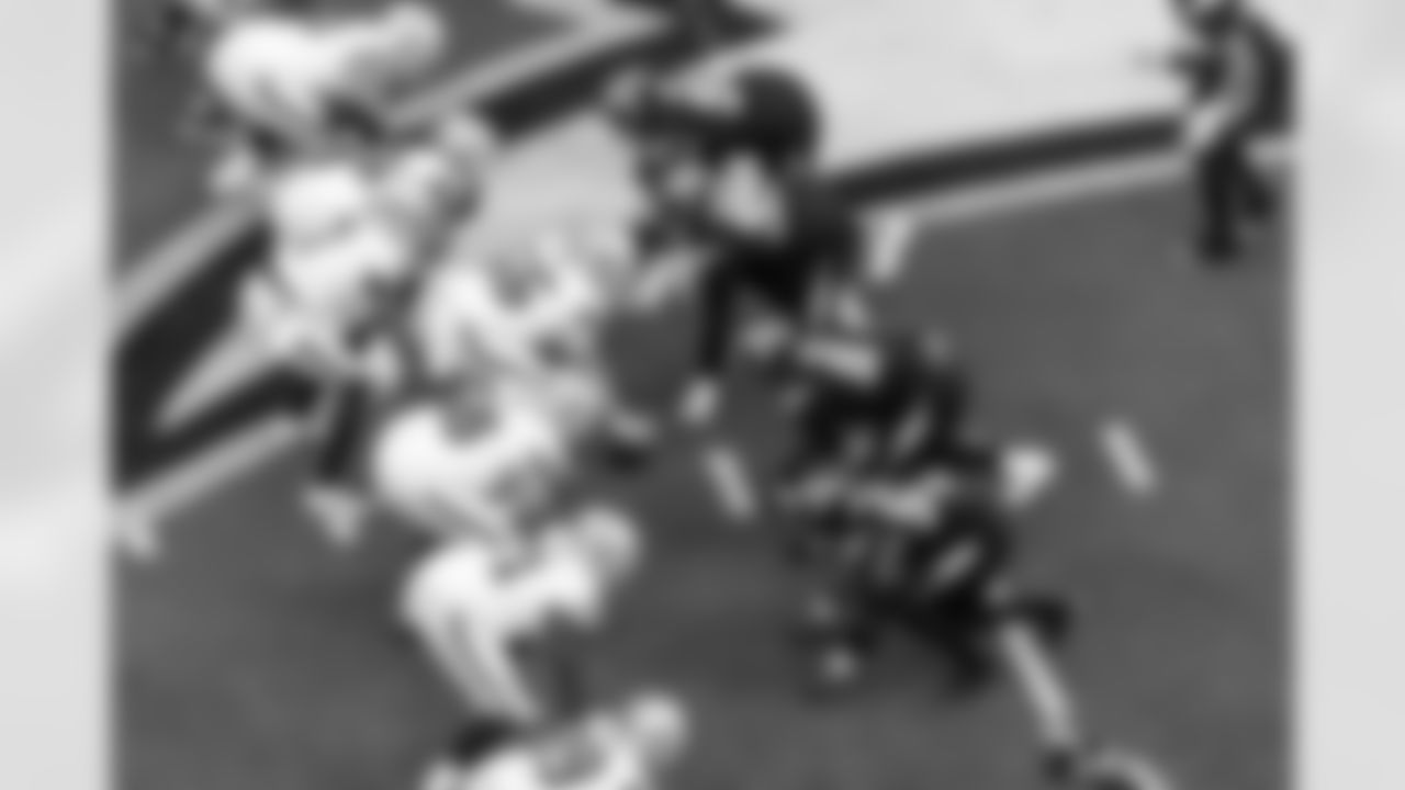 Check out the best shots from the Chargers Week 13 matchup against the Raiders!