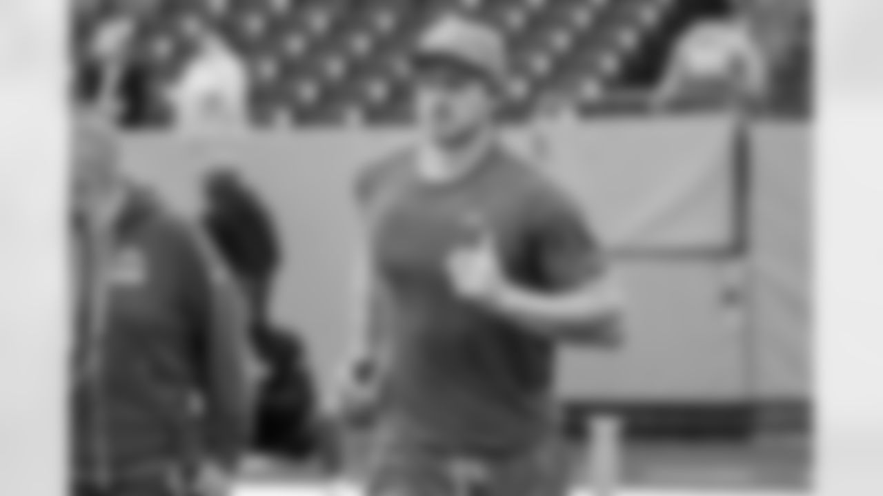 QB Justin Herbert (10)