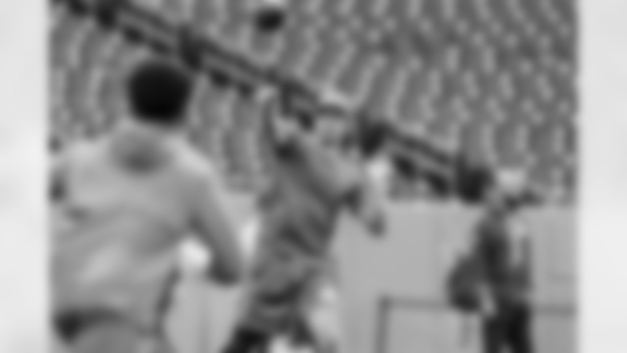 QB Justin Herbert (10)