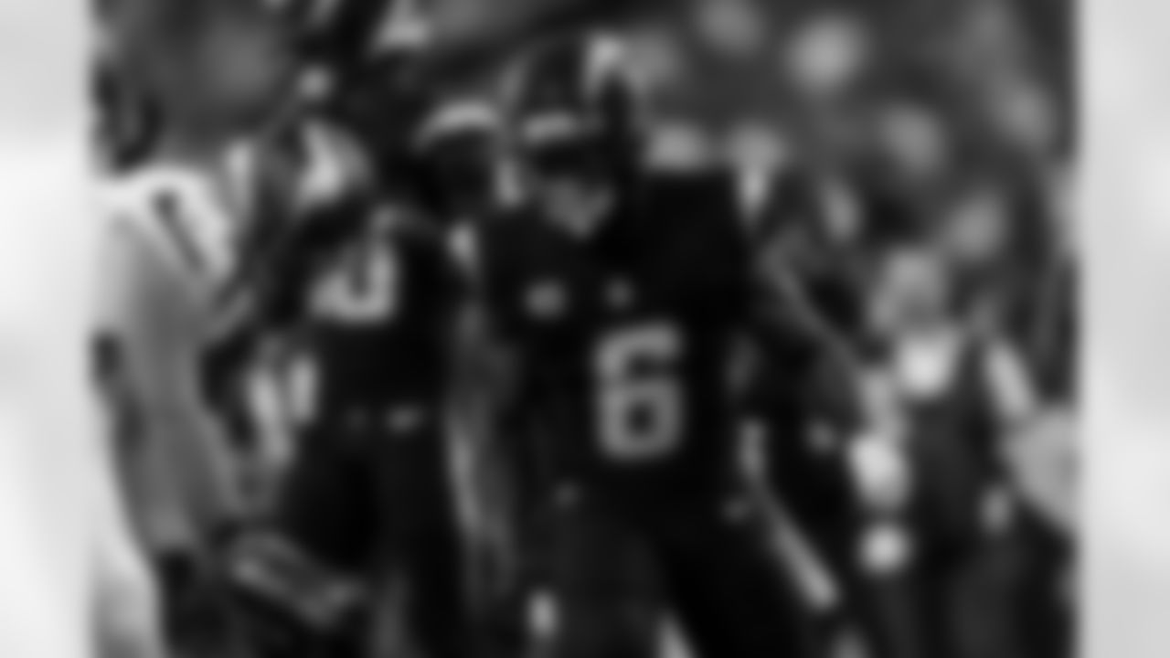 Take a look at the best photos of Chargers 2026 free agent Denzel Perryman