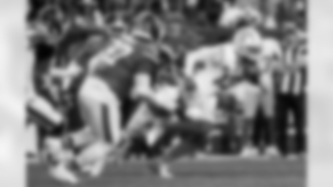 Check out the best shots from the Chargers Week 18 matchup against the Broncos!