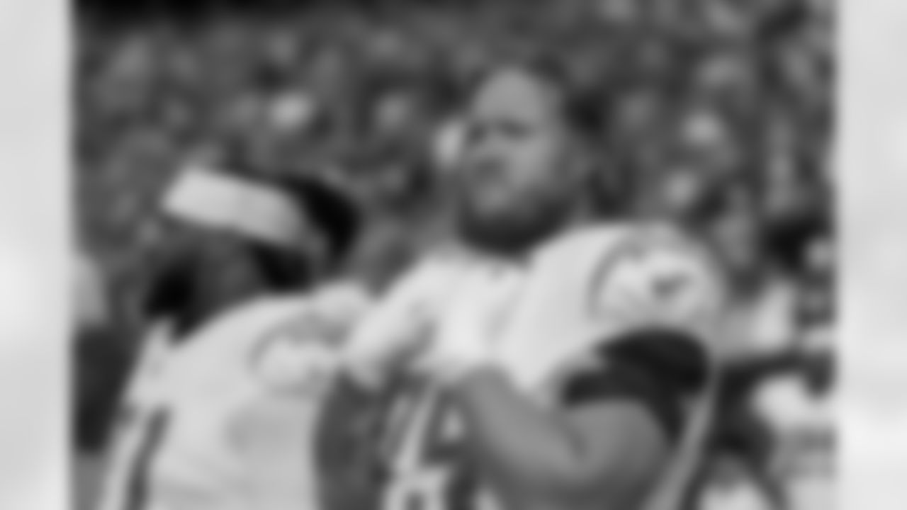 The Los Angeles Chargers play the Denver Broncos on Sunday, December 31, 2023 at Empower Field at Mile High in Denver, CO.
[FINAL SCORE: DEN 16 - LAC 9]