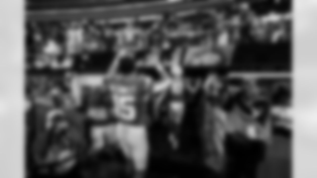 Check out the best shots from the Chargers Week 10 matchup against the Steelers!