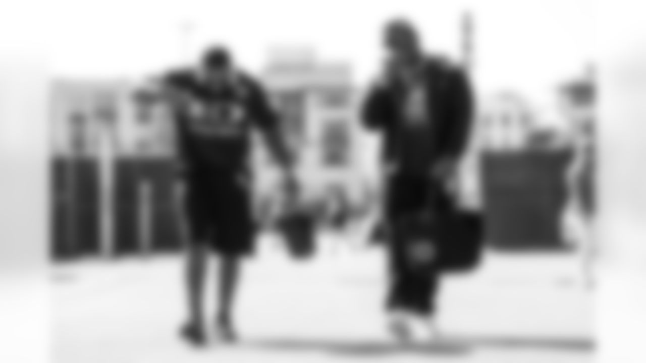 DL Da'Shawn Hand (91) and DL Naquan Jones (96)