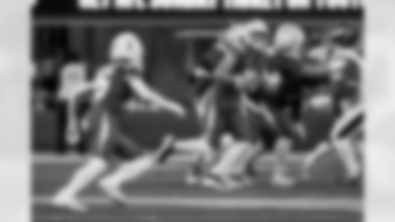 Take a look back at the best photos of Justin Herbert's 2025 campaign.